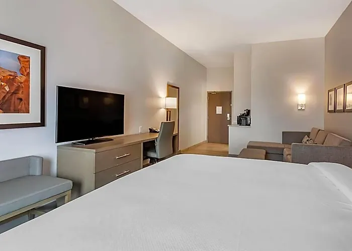 Hotel Comfort Talking Stick Entertainment District