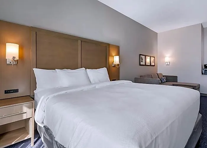 Hotel Comfort Talking Stick Entertainment District